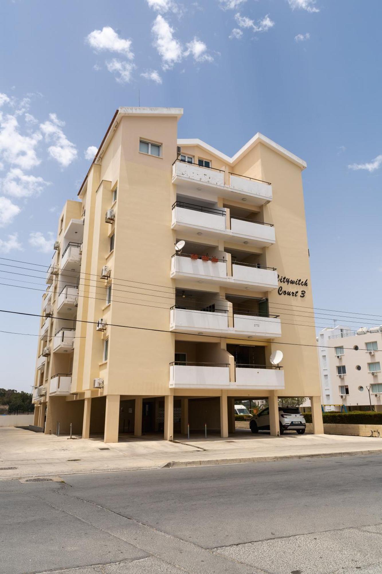 Blu Mackenzie 1 Bdr Flat With Pool Apartment Larnaca Exterior photo